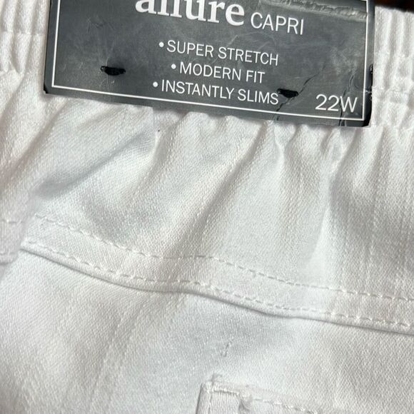ALFRED DUNNER Capri Pants 22W White Slimming Stretch Blue Bayou Mid Rise Plus - Picture 14 of 15